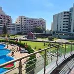 Sunny Plaza Cozy With Terrace Apartamento Sunny Beach